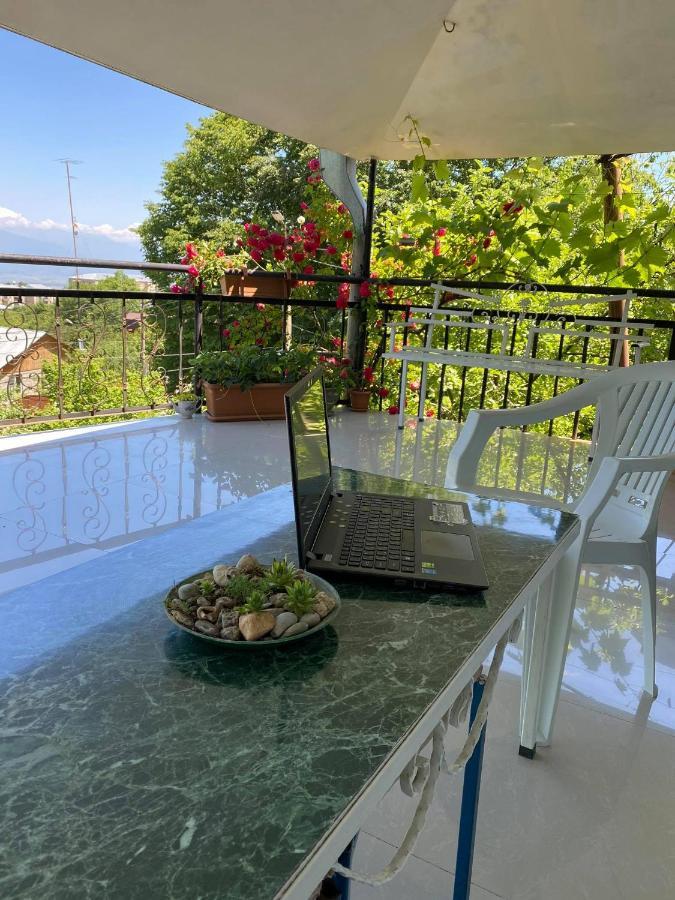 תלאווי Nino'S Veranda Apartment מראה חיצוני תמונה